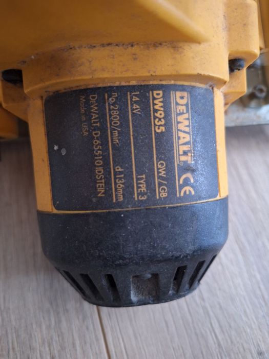 Dewalt комплект винтоверт и ръчен циркуляр  с 2 батерии и зарядно