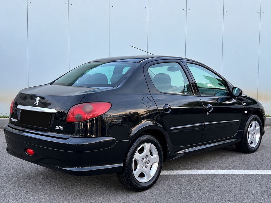 Peugeot 206 Sedan 70.000 Km 1.4 Benzina Model Full IMPECABILA(logan,clio)