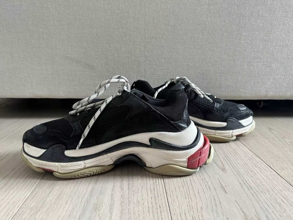 Продам кроссовки Balenciaga