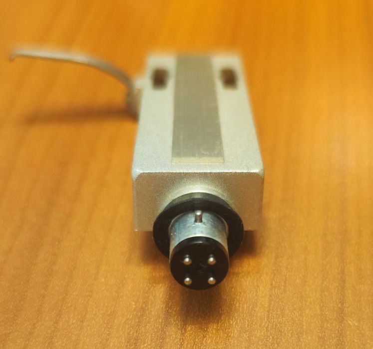 Шелл , HeadShell для винилового проигрывателя Pioneer JP-510.