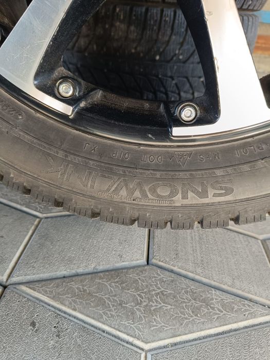 Продам Шины R17  с дисками зима/лето