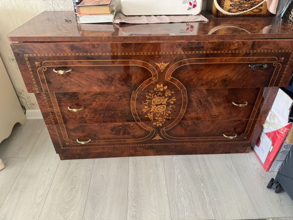 Спальный гарнитур сатылады