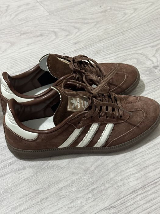 Кроссовки адидас