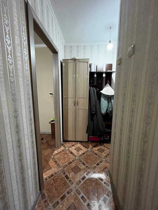 продается 2 ком квартира район 3 школа