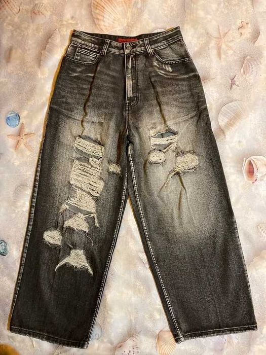 Blugi Jaded London de dama,dar unisex ,cu rupturi numar 30