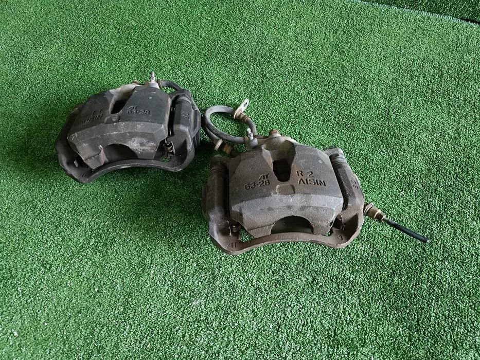 Передний суппорт от Toyota Camry 30 35