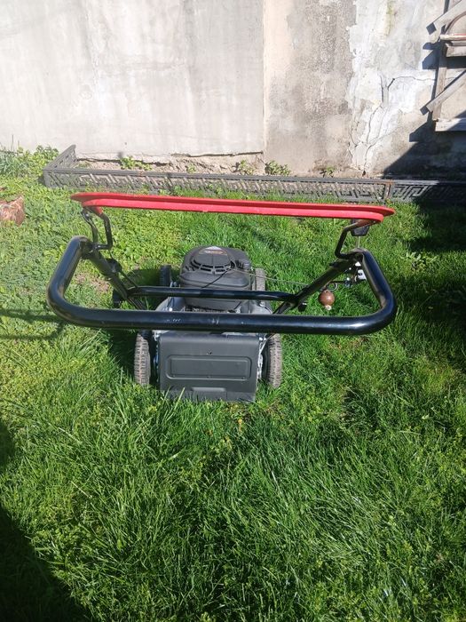 Продавам бензинова косачка