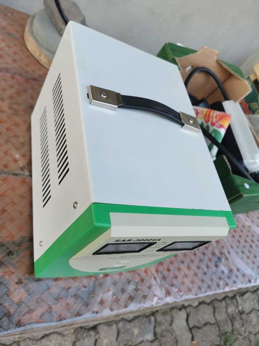 stabilizator tensiune SAR-3000VA