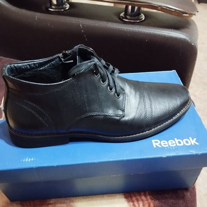 Продам ботинки новые