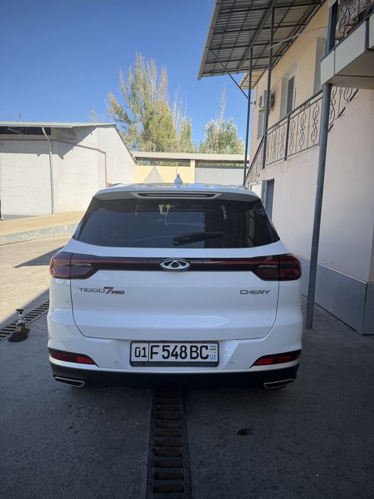 Продается CHERY белый чистый не битый