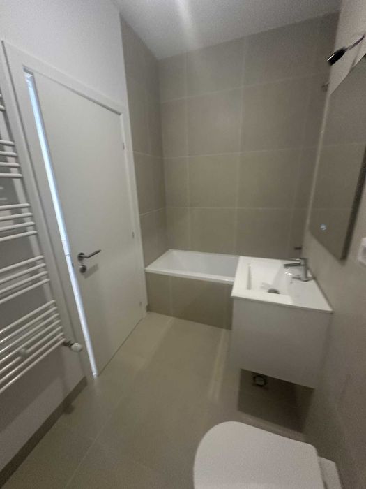 Apartament 2 camere NOU, etaj 10, Silk District - prima inchiriere