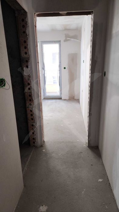 Продава се Двустаен апартамент в Варна, Победа - 84 кв.м за 1227 €/кв.м - Снимка #3