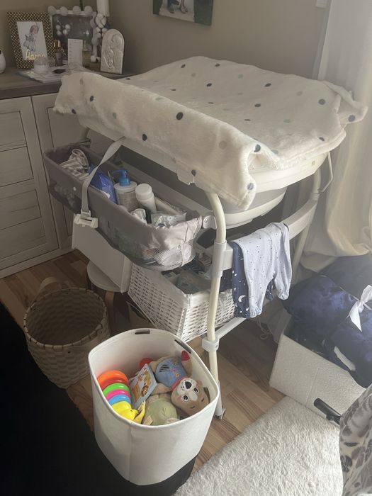 Masa de infasat cu cada bebe