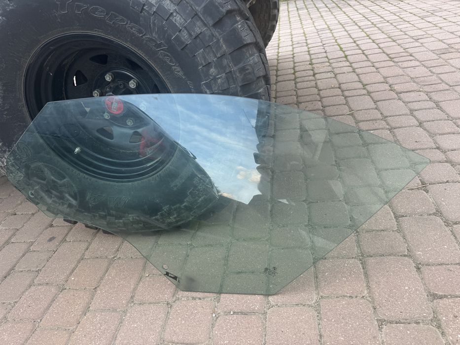 Geam stanga fata BMW F10