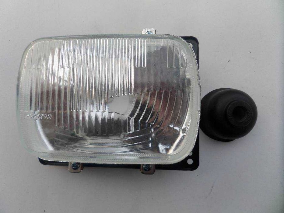 Far tractor - faruri tractor