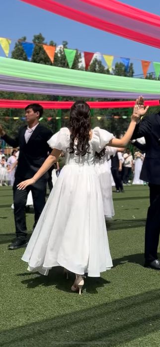 Белое пышное платье