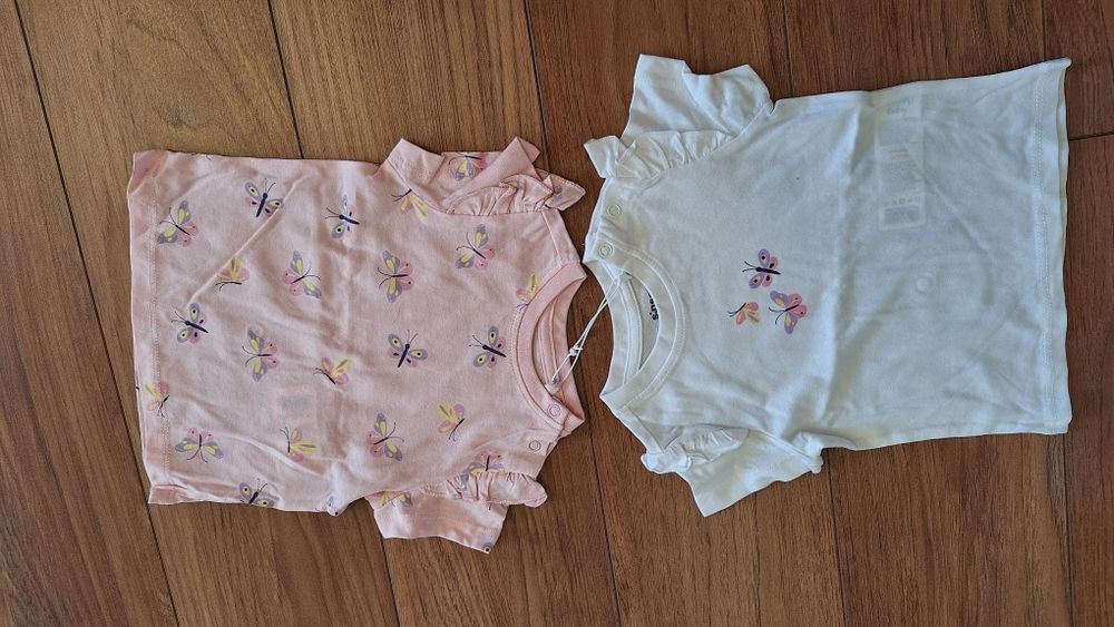 Set 3 body-uri + set 2 tricouri, Sinsay NOI,marime 68