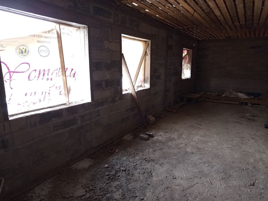 Продам дом не достроены