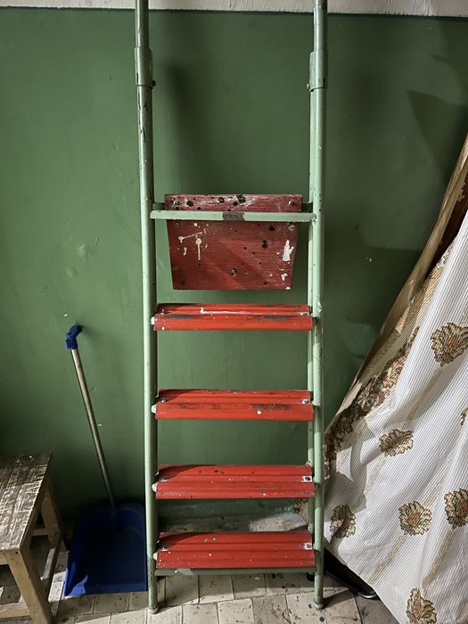 Стремянка железная тяжелая устойчивая СССР