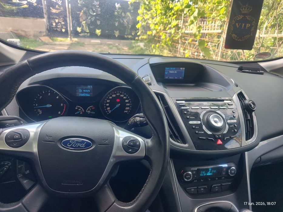 Vând Ford C-Max grande