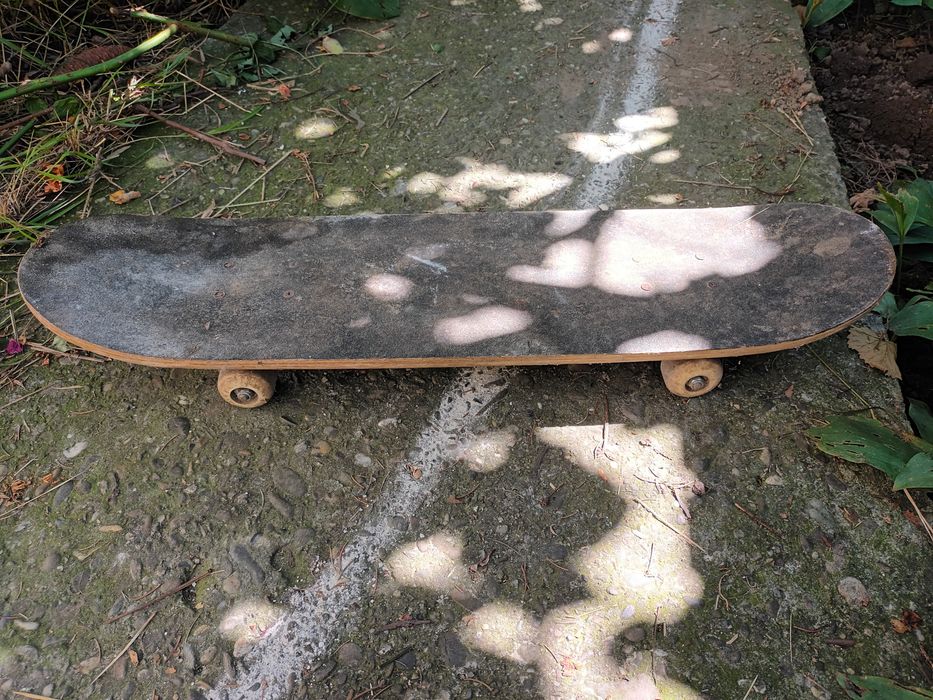 Skeibord perfect functional, suporta pana la 120 kg