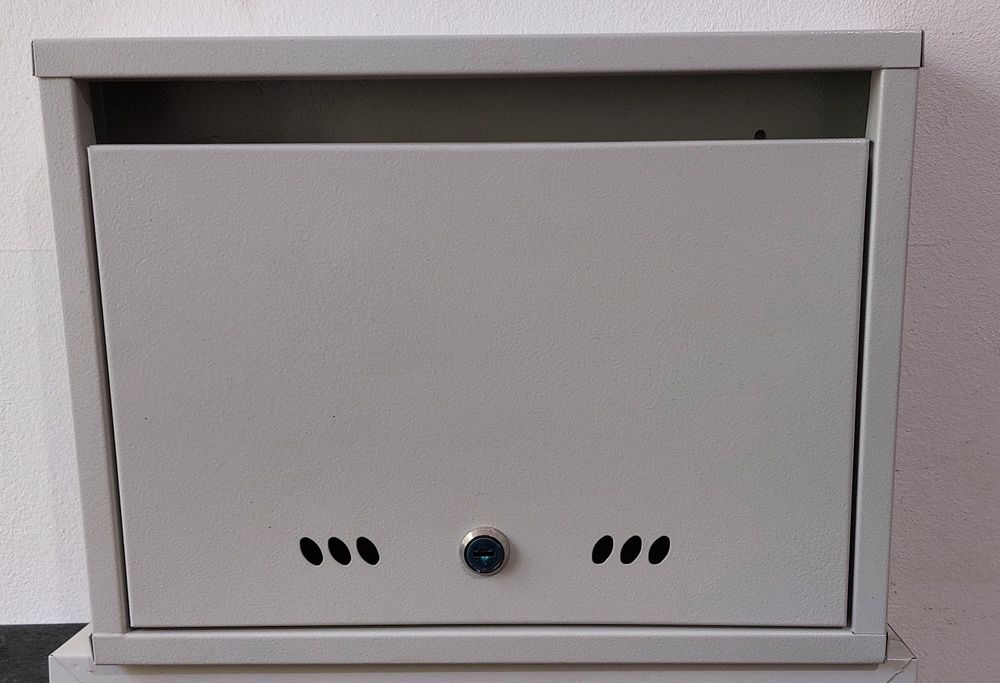 Почтовые ящики, урны