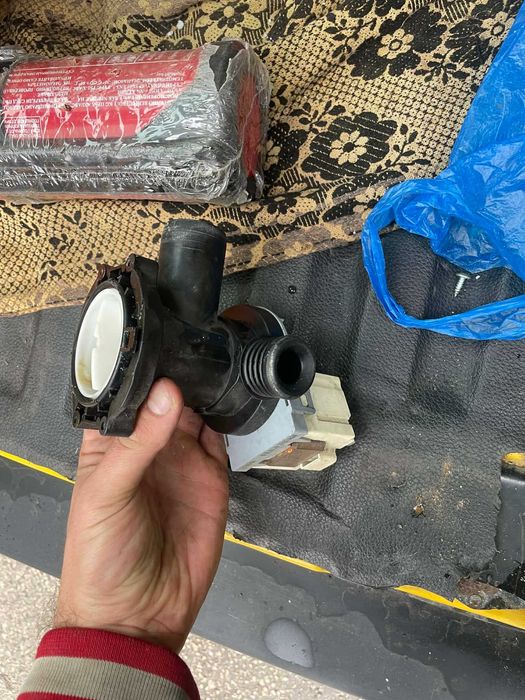 Помпа от пералня Indesit