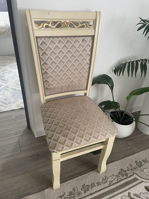 Стол орындықтарымен