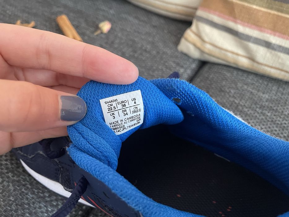 Маратонки Asics, номер 36