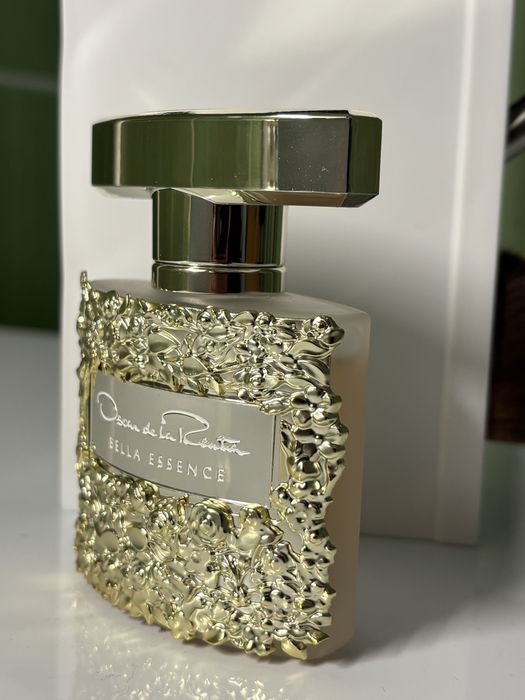 Oscar de la Renta - bella essence