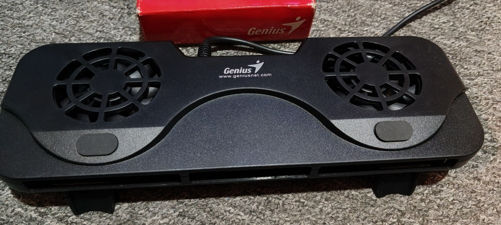 Cooler laptop stand