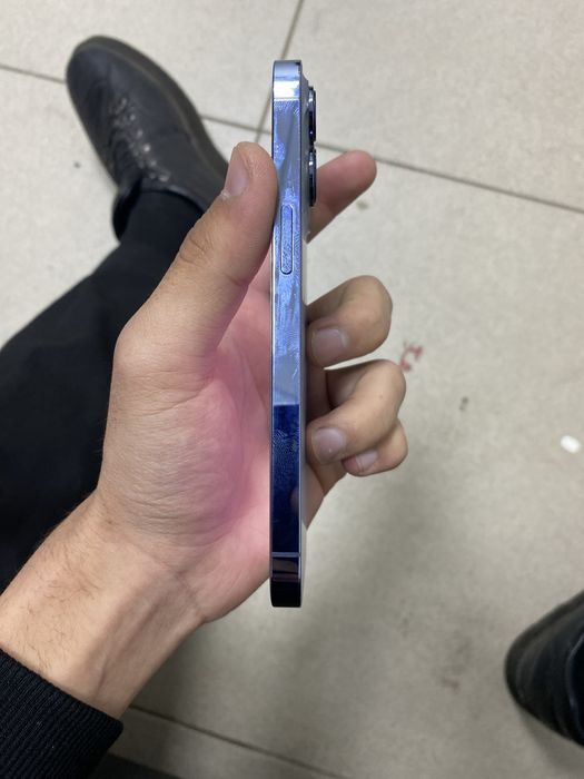 срочно продаю Айфон  13 про 100%