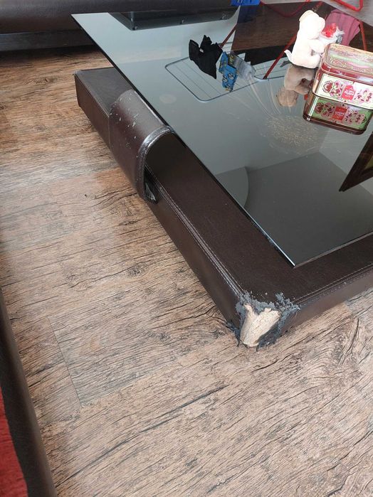 Ъглов диван и холна маса