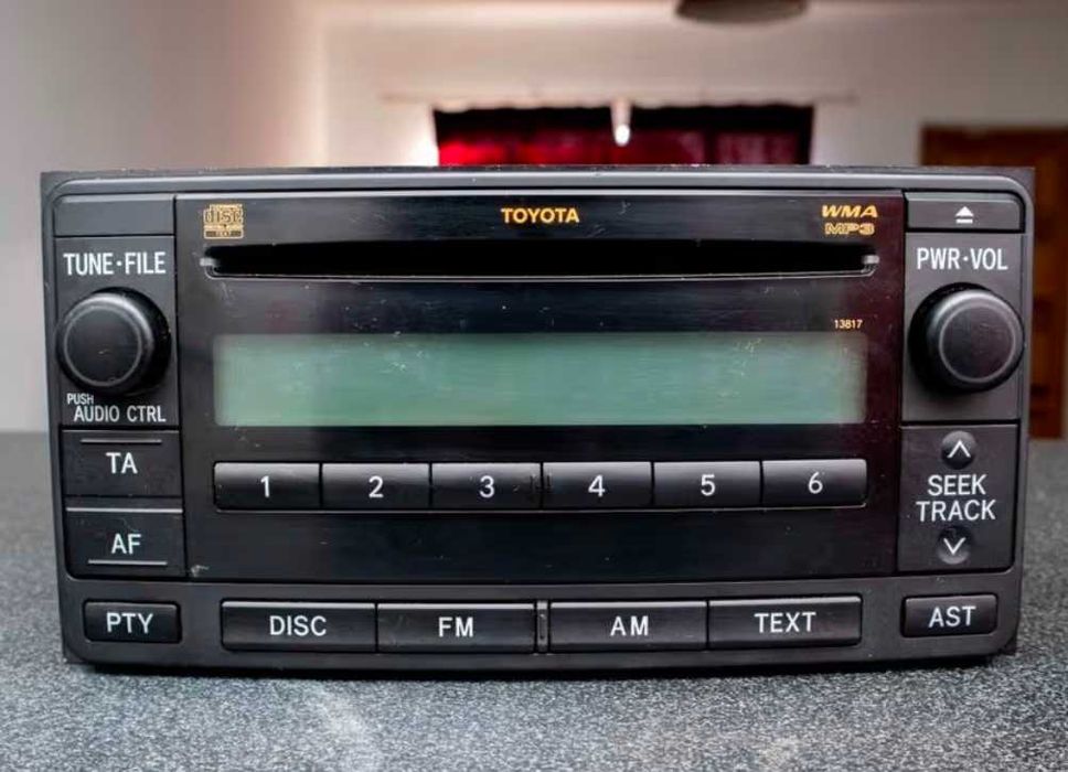 Radio/CD/MP3 - Toyota Hilux