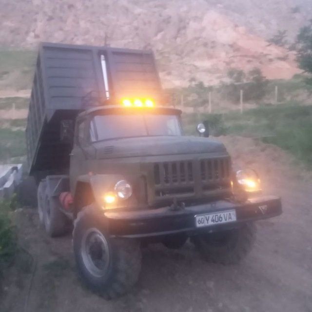 Zil 131 sotiladi 14000$