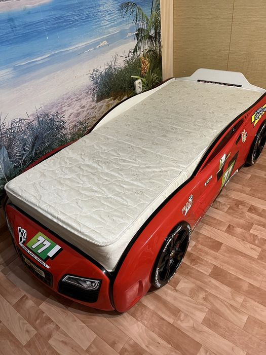 Кровать машинка детская