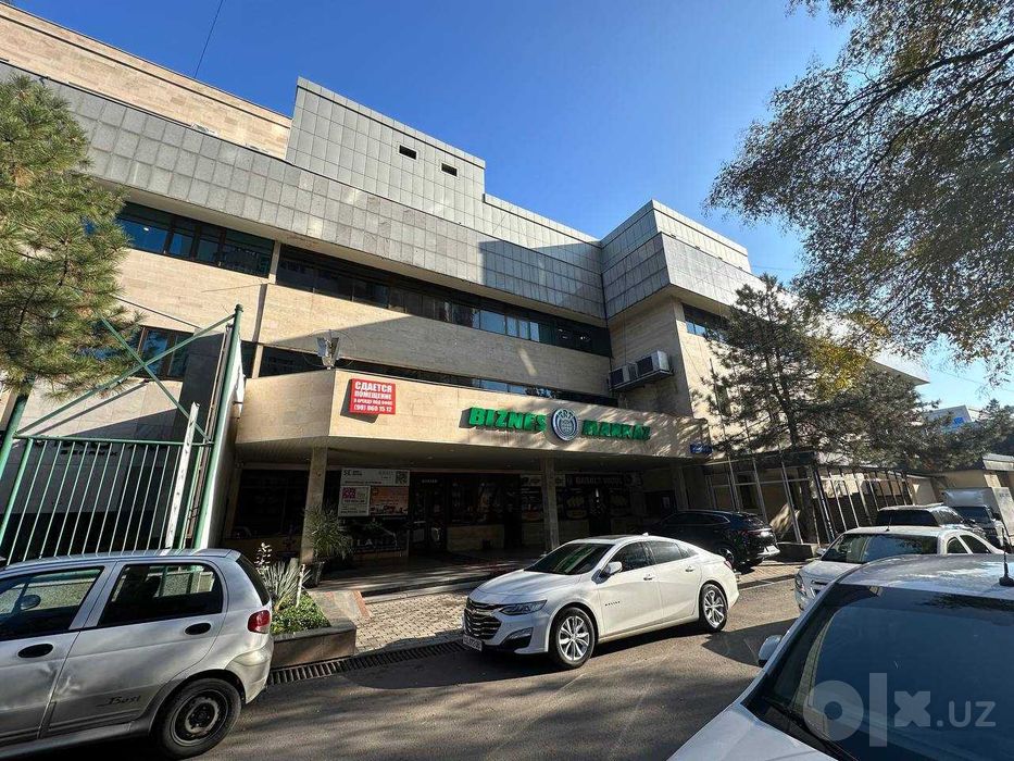 Офис 155 м² в аренду у метро — топ-локация, 220 000 сум/м²!
