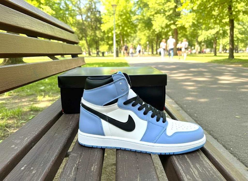 Adidasi Nike Jordan 1 High University Blue - Produs Unisex Premium