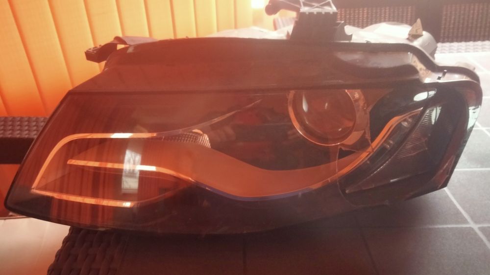 Far Audi A4 B9 bixenon-geam spart