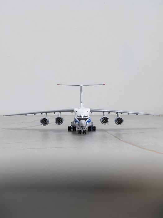 Коллекционная модель самолёта ИЛ-76, детализированная, масштаб 1:200