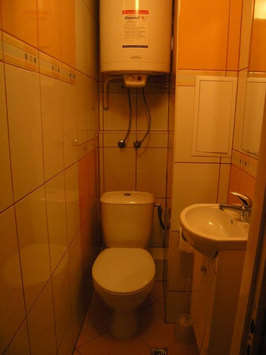 Давам под НАЕМ ДВУСТАЕН, обзаведен, под пазар Чаталджа