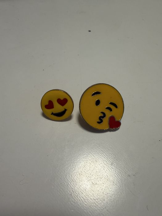 Брошки различни налични