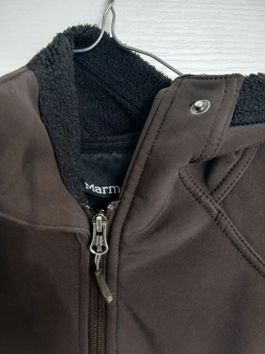 Дамско подарено яке Marmot