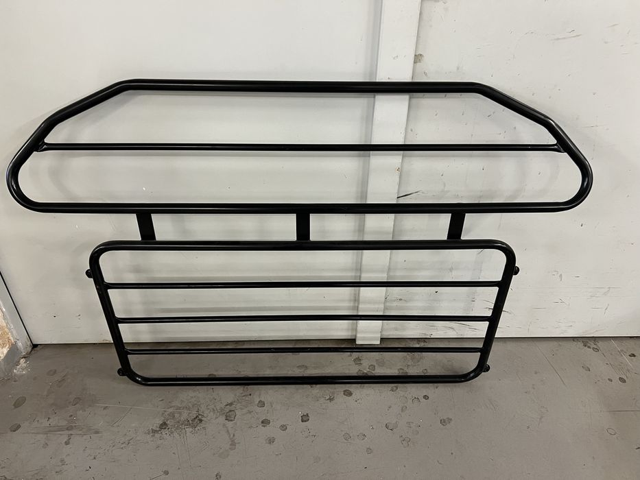 Оригинална решетка/ преграда за багажник Passat 6