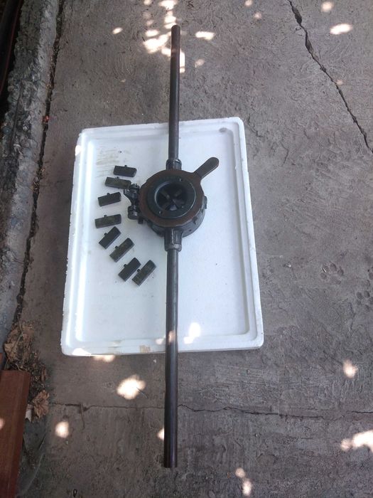 Плашка-Лерка для нарезания резьбы универсальная