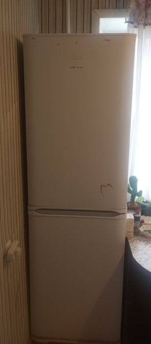 Холодильник Бирюса