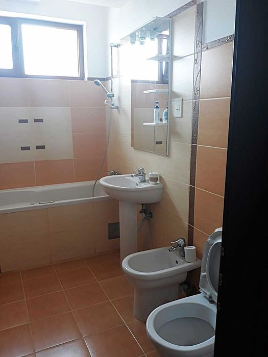 Inchiriez Apartament cu 3 Camere si loc de parcare in garaj subteran zona Guban, vecinatate Lidl