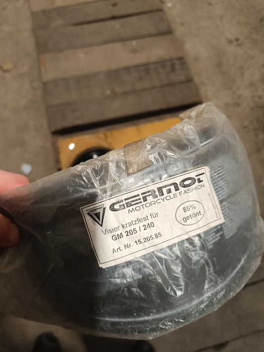 Продавам мото каска