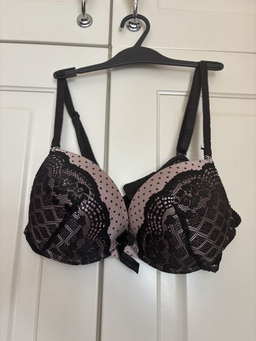 Сутиени H&M, Tezenis, Hunkemollee