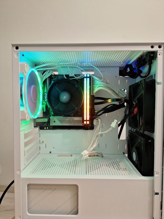 PC Gaming Ryzen 7 5700G, 2 * 16 GB DDR4 3200mHz, SSD + HDD